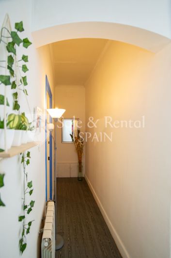 Image No.23-4 Bed Flat for sale