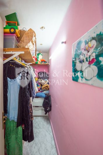 Image No.24-4 Bed Flat for sale