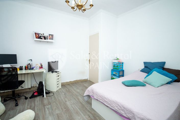 Image No.26-4 Bed Flat for sale