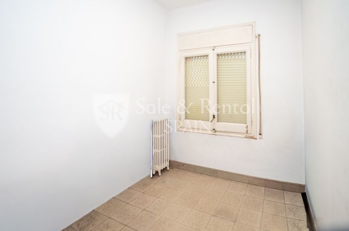 Image No.29-4 Bed Flat for sale