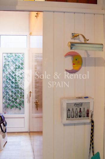 Image No.34-4 Bed Flat for sale