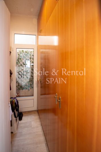 Image No.35-4 Bed Flat for sale