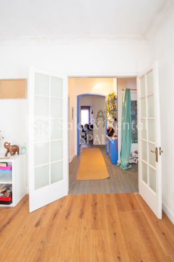 Image No.10-4 Bed Flat for sale