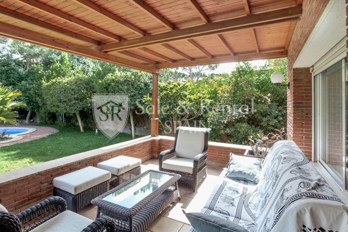 Image No.2-6 Bed Villa for sale