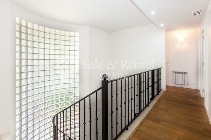 Image No.25-6 Bed Villa for sale