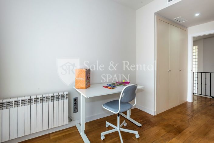 Image No.27-6 Bed Villa for sale