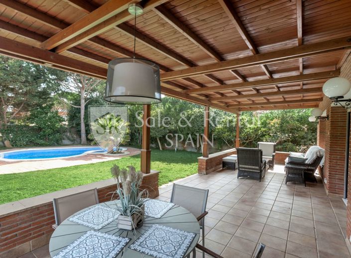 Image No.3-6 Bed Villa for sale