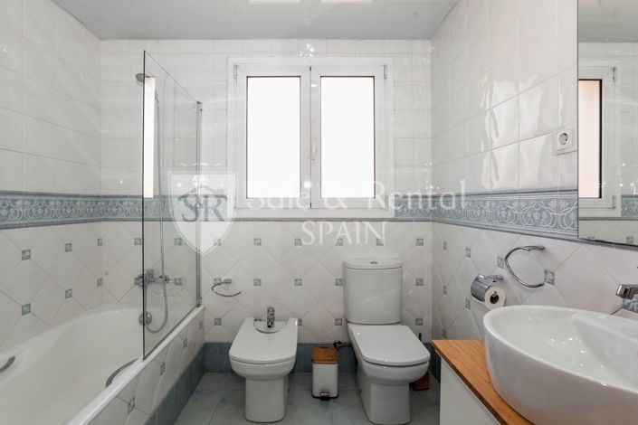 Image No.30-6 Bed Villa for sale