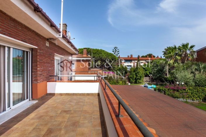 Image No.35-6 Bed Villa for sale