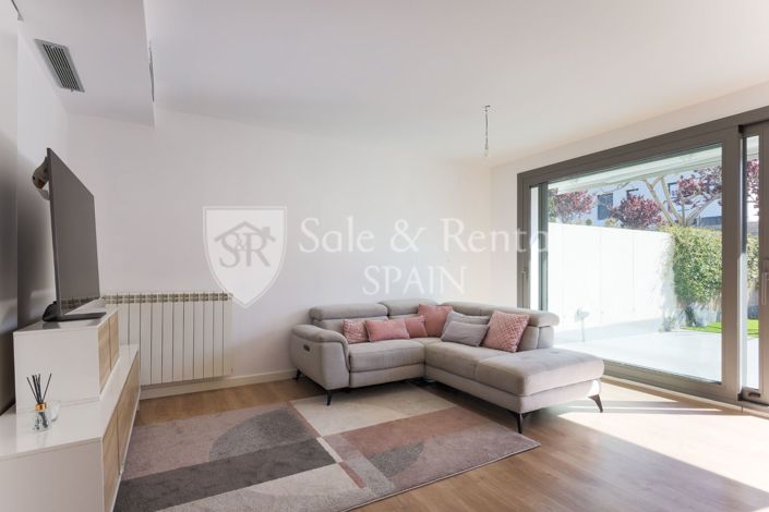 Image No.3-4 Bed Villa for sale