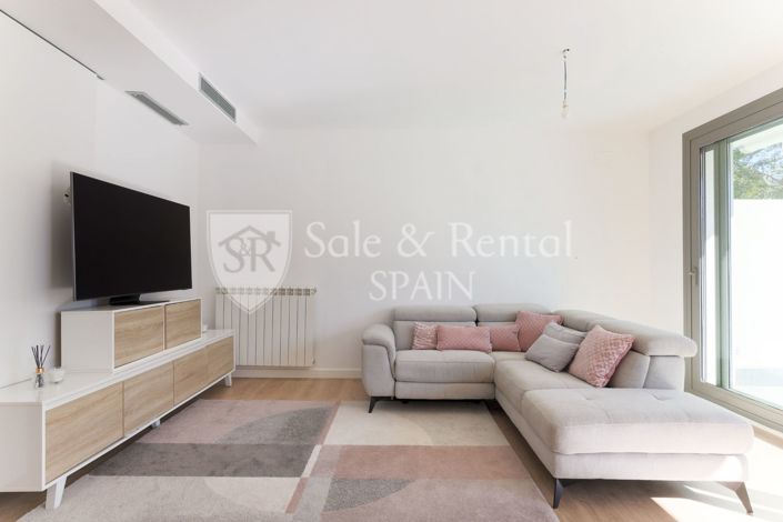 Image No.4-4 Bed Villa for sale