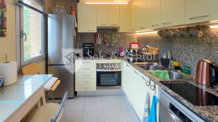 Image No.17-3 Bed Flat for sale