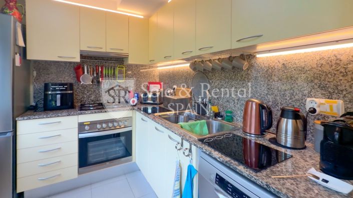 Image No.18-3 Bed Flat for sale