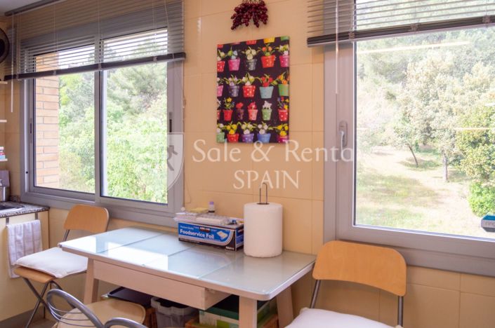 Image No.21-3 Bed Flat for sale