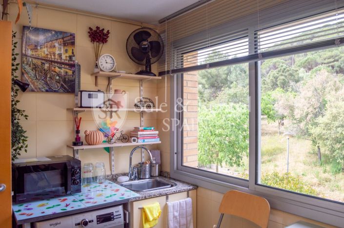 Image No.22-3 Bed Flat for sale