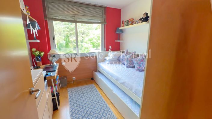 Image No.30-3 Bed Flat for sale