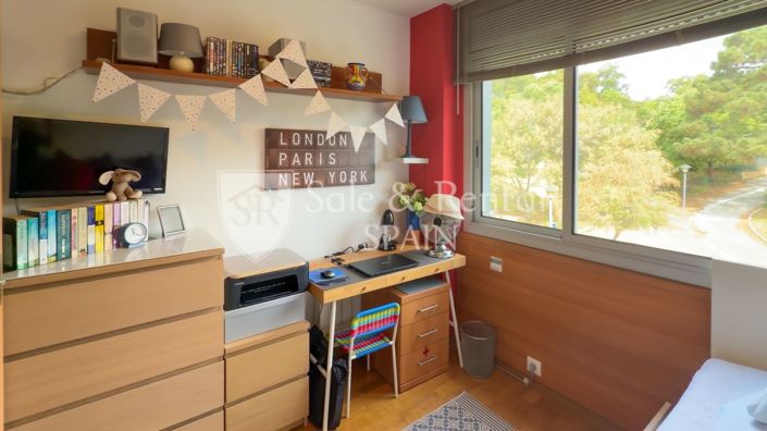 Image No.32-3 Bed Flat for sale