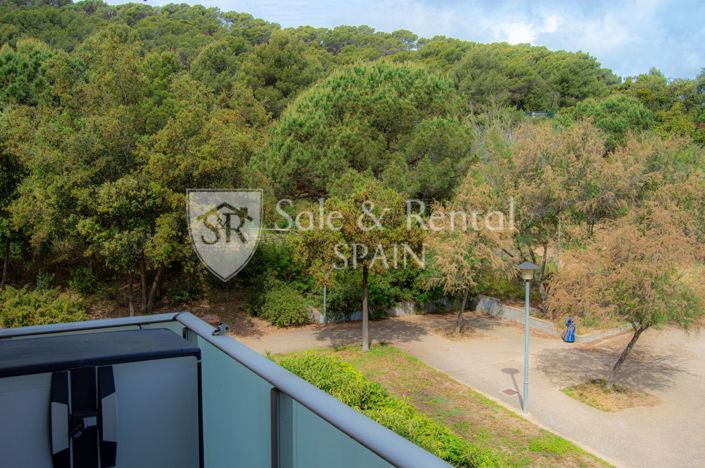 Image No.36-3 Bed Flat for sale