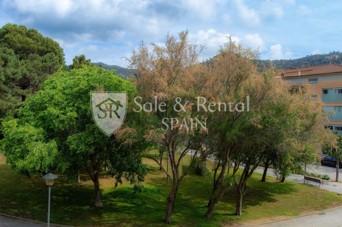 Image No.37-3 Bed Flat for sale