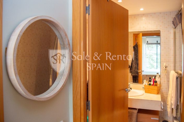 Image No.38-3 Bed Flat for sale