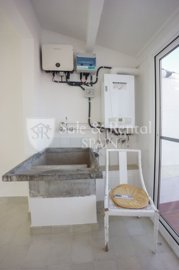 2564-00720
