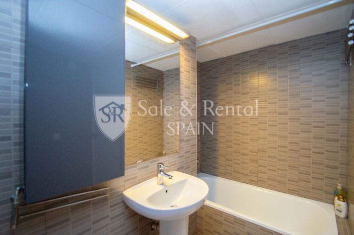 Image No.40-2 Bed Flat for sale