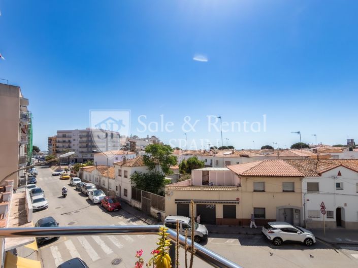Image No.10-3 Bed Flat for sale