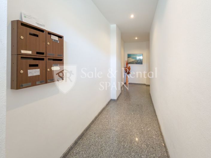 Image No.21-3 Bed Flat for sale