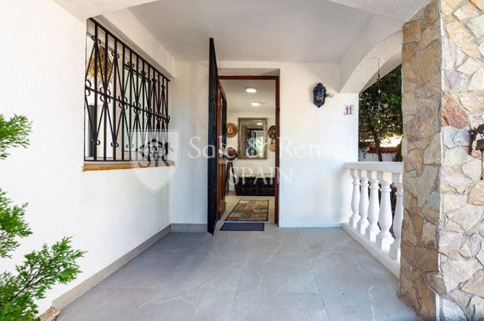Image No.3-6 Bed Villa for sale