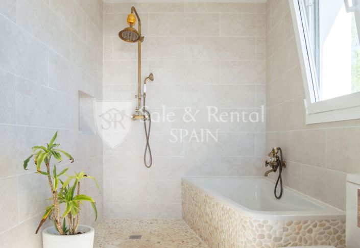 Image No.38-6 Bed Villa for sale