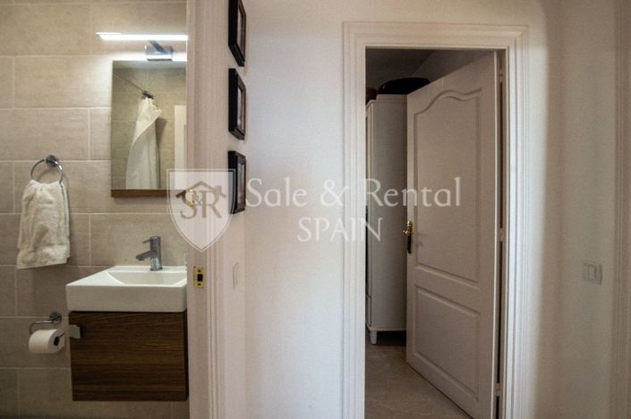 Image No.46-6 Bed Villa for sale