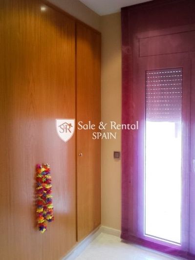 Image No.8-3 Bed Flat for sale