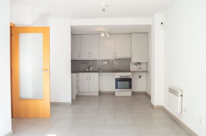 Image No.2-2 Bed Flat for sale