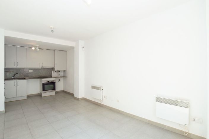 Image No.7-2 Bed Flat for sale