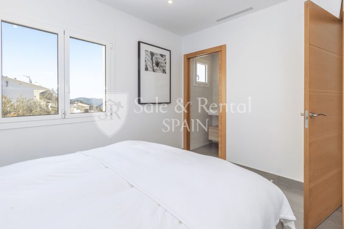 Image No.41-3 Bed Villa for sale