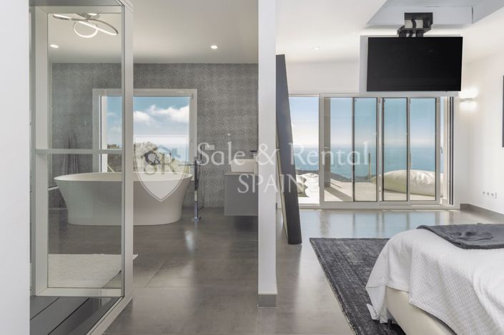 Image No.53-3 Bed Villa for sale