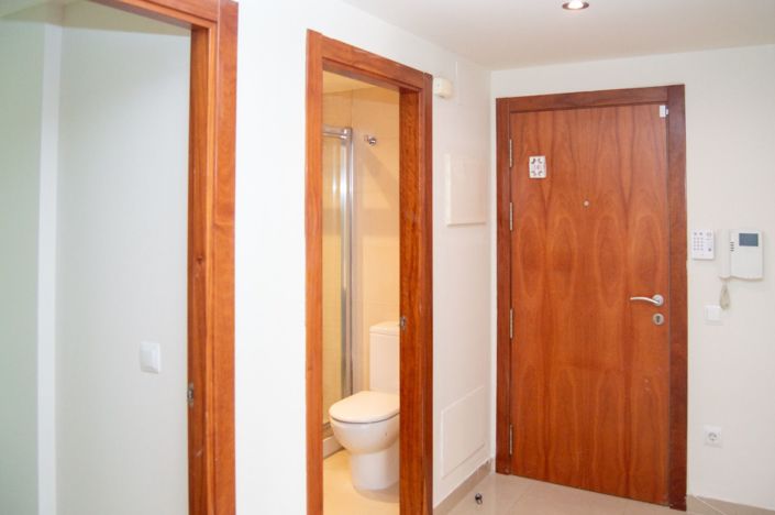 Image No.23-3 Bed Flat for sale