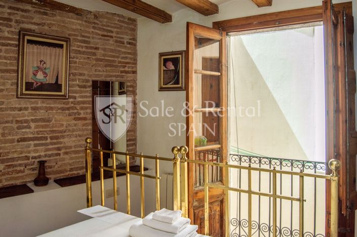 Image No.17-3 Bed Flat for sale