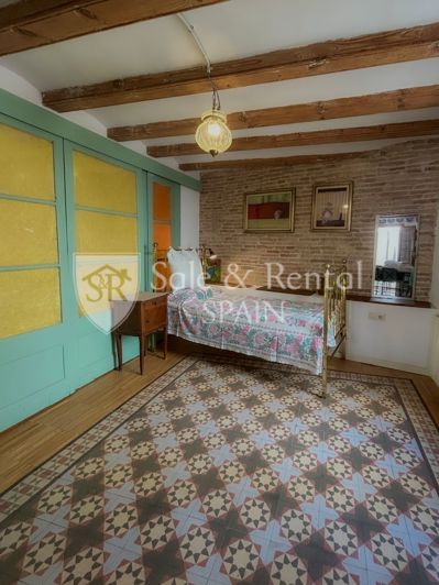 Image No.19-3 Bed Flat for sale