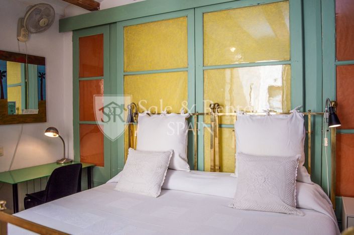 Image No.21-3 Bed Flat for sale