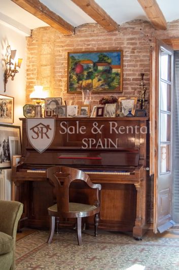 Image No.30-3 Bed Flat for sale