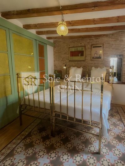 Image No.30-3 Bed Flat for sale