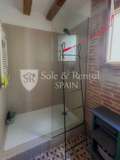 Image No.32-3 Bed Flat for sale