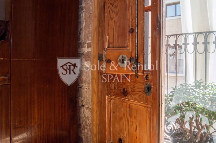 Image No.33-3 Bed Flat for sale