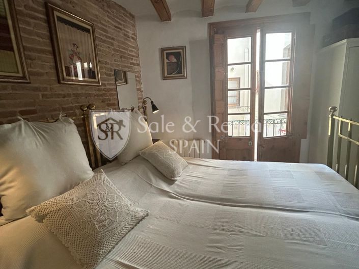 Image No.34-3 Bed Flat for sale