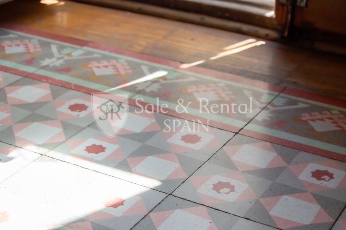 Image No.36-3 Bed Flat for sale