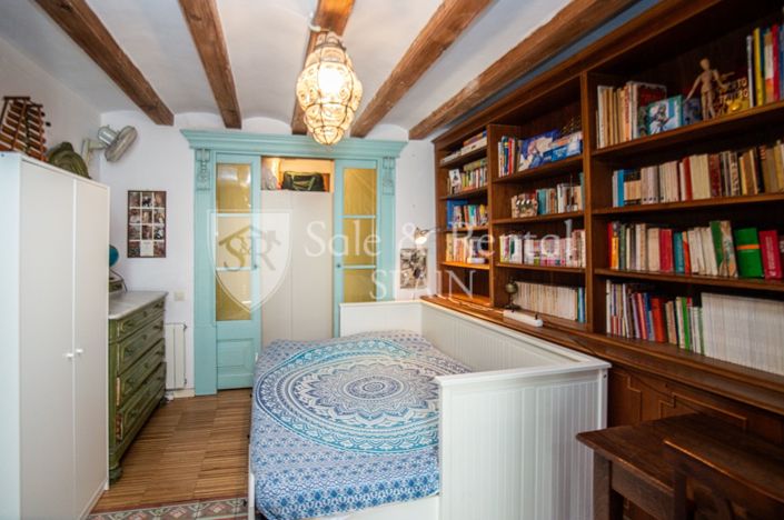 Image No.37-3 Bed Flat for sale