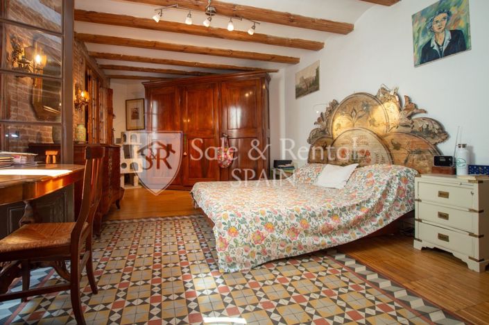 Image No.43-3 Bed Flat for sale