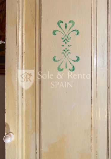Image No.47-3 Bed Flat for sale