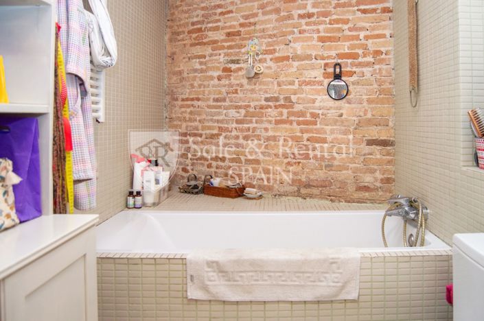 Image No.51-3 Bed Flat for sale